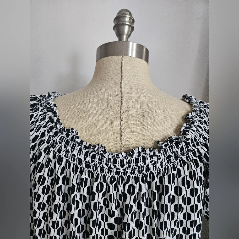 KATE SPADE Black & White Graphic Off-The-Shoulder Blouse | SZ S
